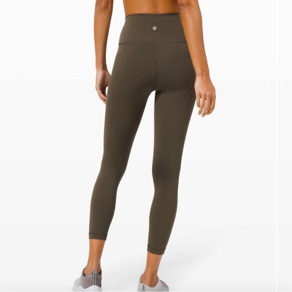 Lululemon Wunder Train High-Rise Tight 25"
Dark Olive